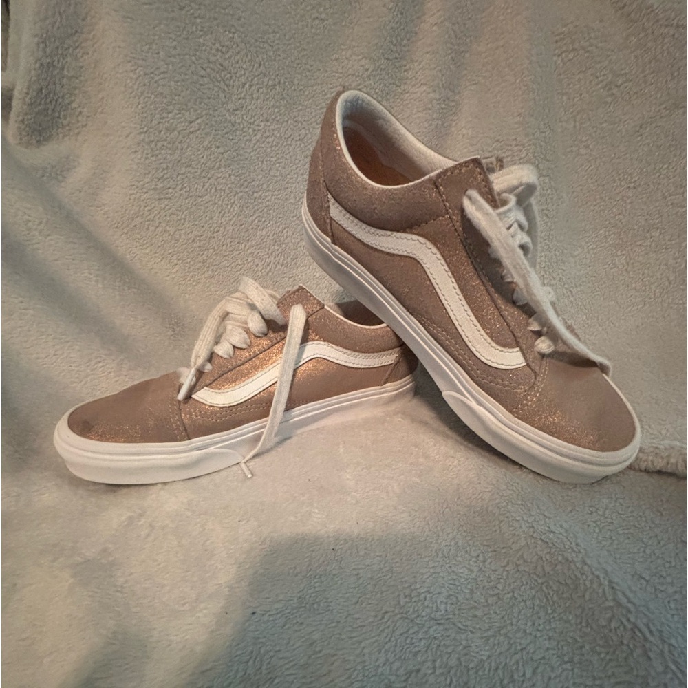 VANS Rose Gold old school gently used,great condition women’s size 7- Girls- 5.5